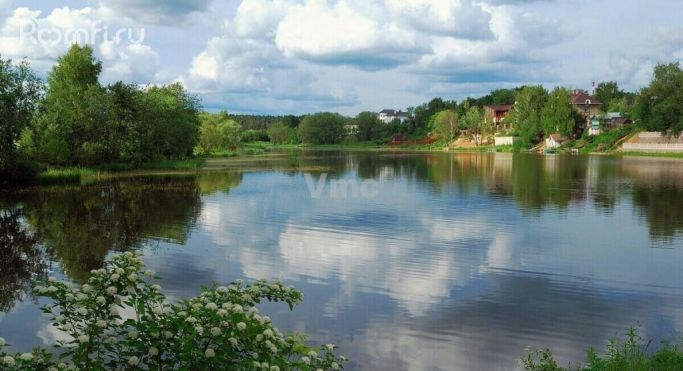 Продажа торгового помещения 2500 м², Центральная улица - фото 2