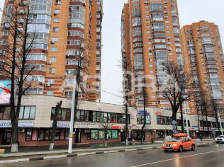 Продажа торгового помещения 371.6 м²