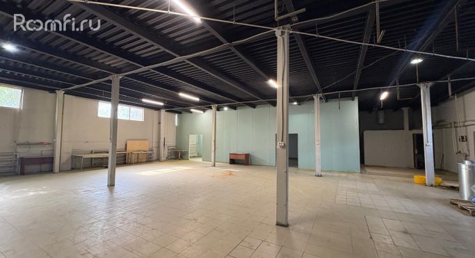 Аренда помещения свободного назначения 1000 м², Фабричная улица - фото 1