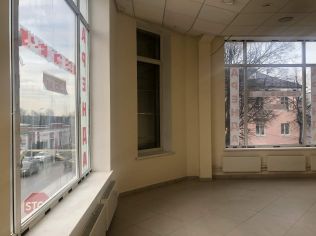 Аренда торгового помещения 136 м²