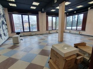 Аренда торгового помещения 185 м²