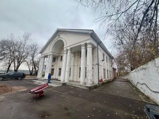 Продажа помещения свободного назначения 1915 м²