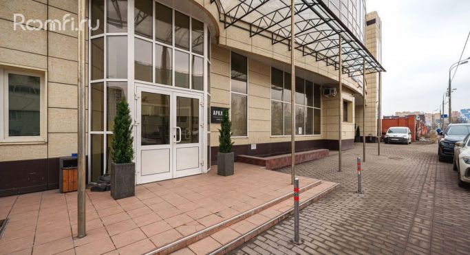 Продажа торгового помещения 3500 м², Молодёжная улица - фото 2