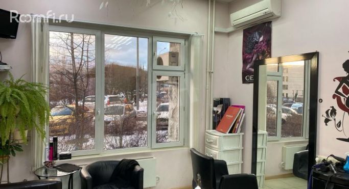 Продажа помещения свободного назначения 136 м², Солнечная улица - фото 1