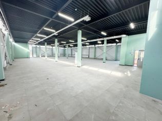 Аренда торгового помещения 488 м²