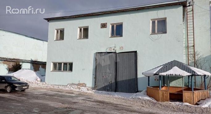 Аренда производственного помещения 1300 м², Промышленная улица - фото 1