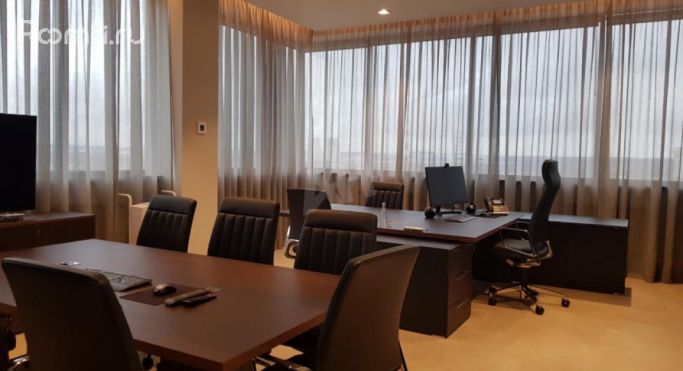 Аренда офиса 5600 м², Центральная улица - фото 1