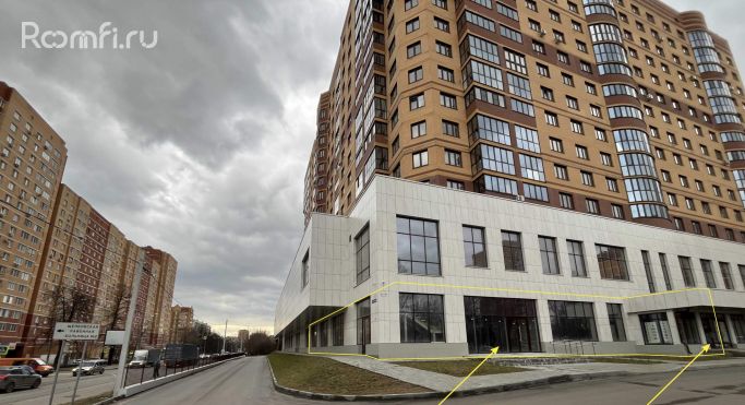 Продажа торгового помещения 440.5 м², Центральная улица - фото 2