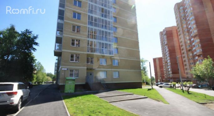 Аренда помещения свободного назначения 137 м², Набережная улица - фото 1