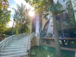Аренда торгового помещения 1205 м²