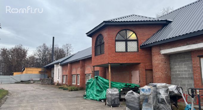 Продажа торгового помещения 905 м² - фото 1