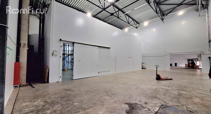 Аренда помещения свободного назначения 880.6 м² - фото 2