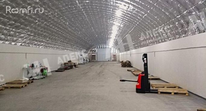 Аренда склада 583 м², Набережная улица - фото 1