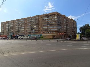 Аренда торгового помещения 908 м²