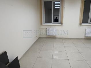 Аренда торгового помещения 696 м²